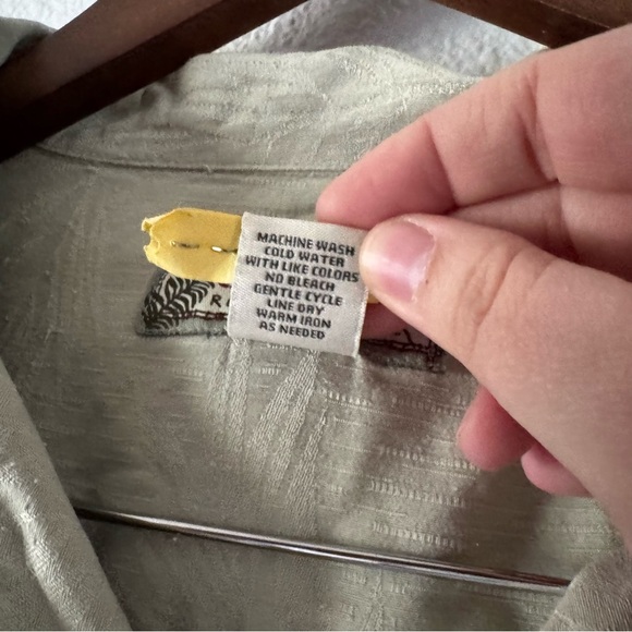 Big Dogs Vintage 100% Silk Resort Wear 90’s Button Shirt Subtle Botanical Men XL - Picture 3 of 11